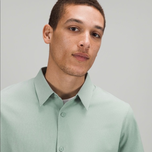 Lululemon airing easy short sleeve shirt size medium - Picture 3 of 9